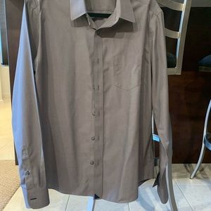 UNTUCKit slim fit wrinkle free with pocket